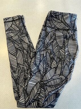 lululemon athletica Black & White Leaf-Pattern Leggings
